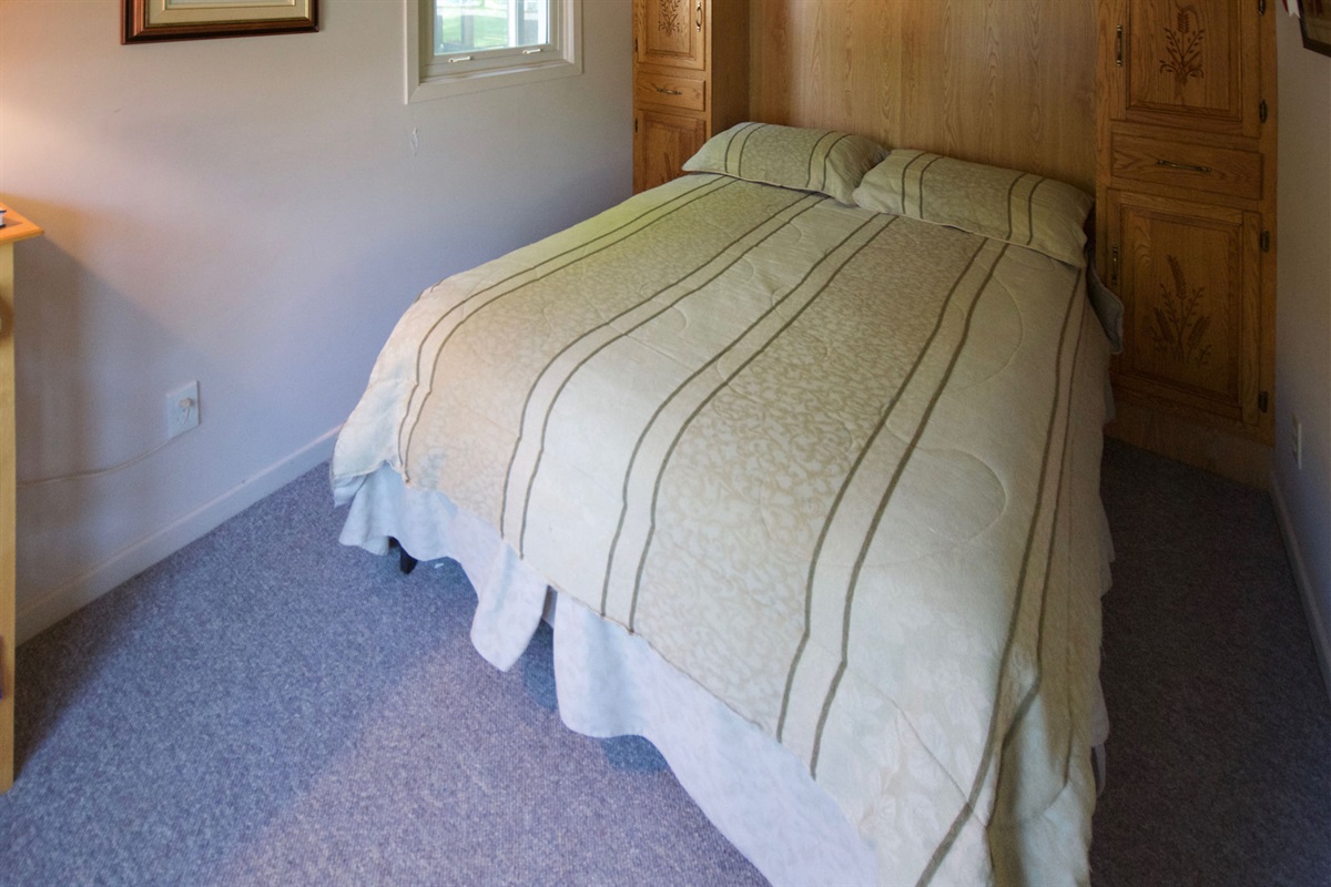 9f43b46c609a49e6b5ad155e79d6fb27 Large