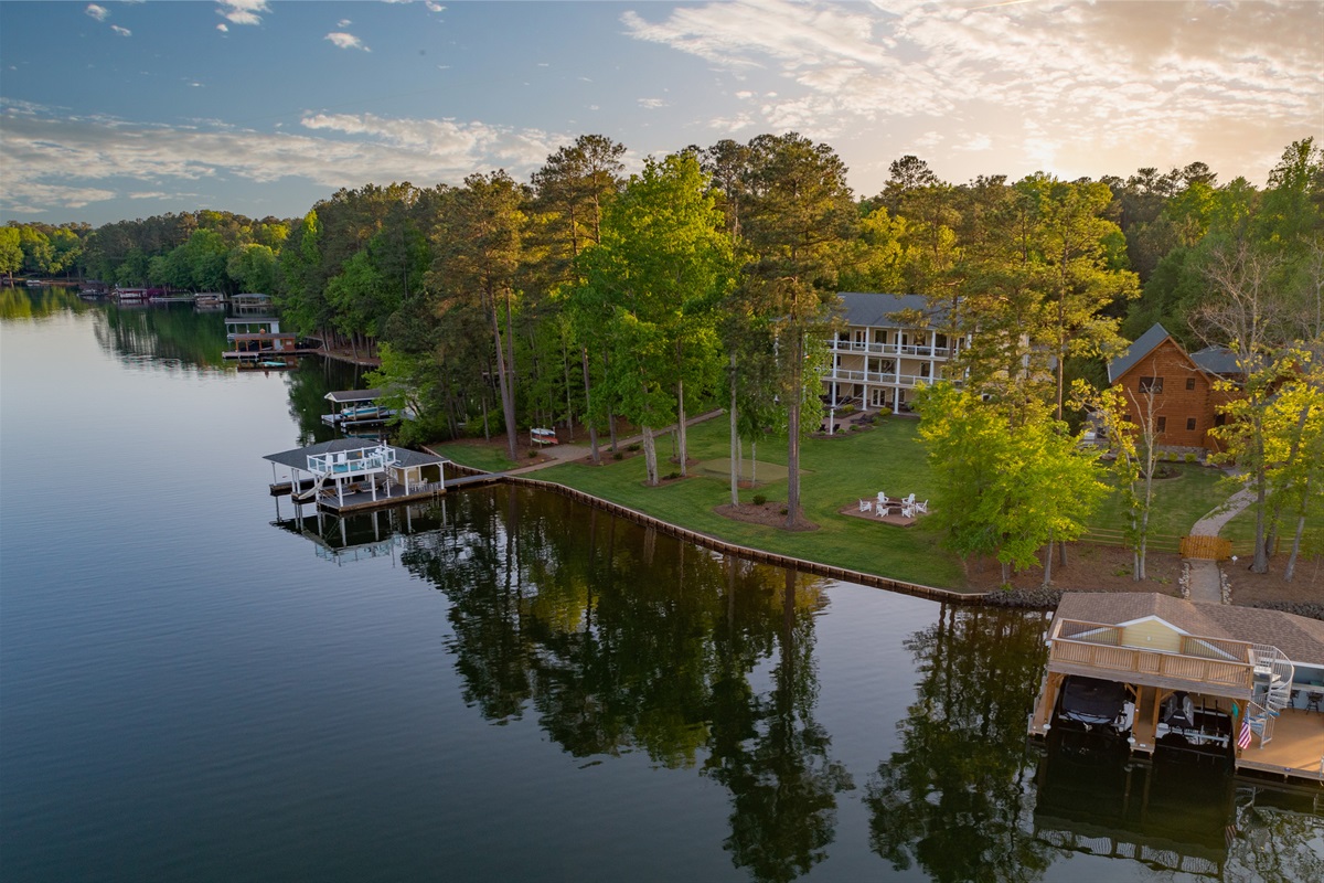 Our flat lot makes for an easy stroll down to the water. Perfect for guests of all ages.