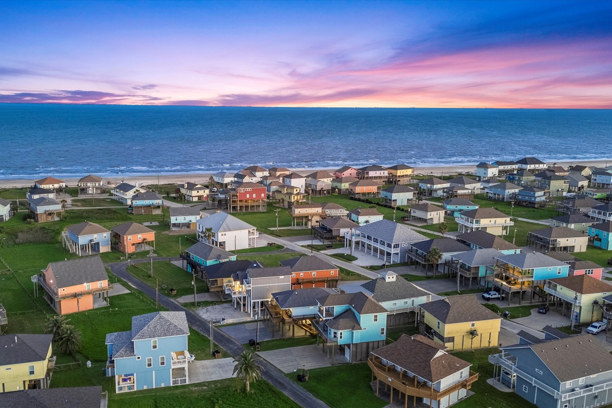 9f563a07eda34a6d989e2c5d7835e088 Large | Beachhouse | Texas | TX | Vacation Homes | Galveston | Crystal Beach | Kokomo | Breezy Days | Beachfront Elegance | Sunrise Serenity | Southern Sands Property Management, LLC