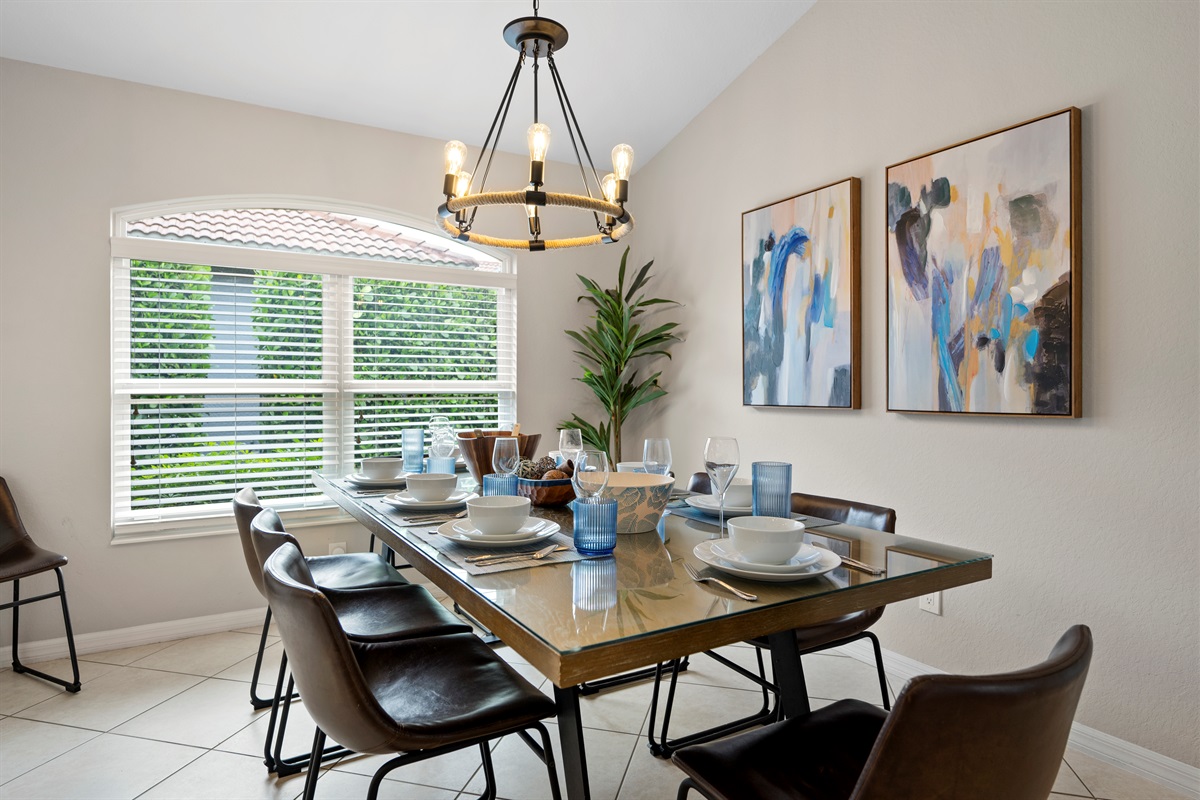 Colorful, coastal, and oh-so-inviting—dine in style every night