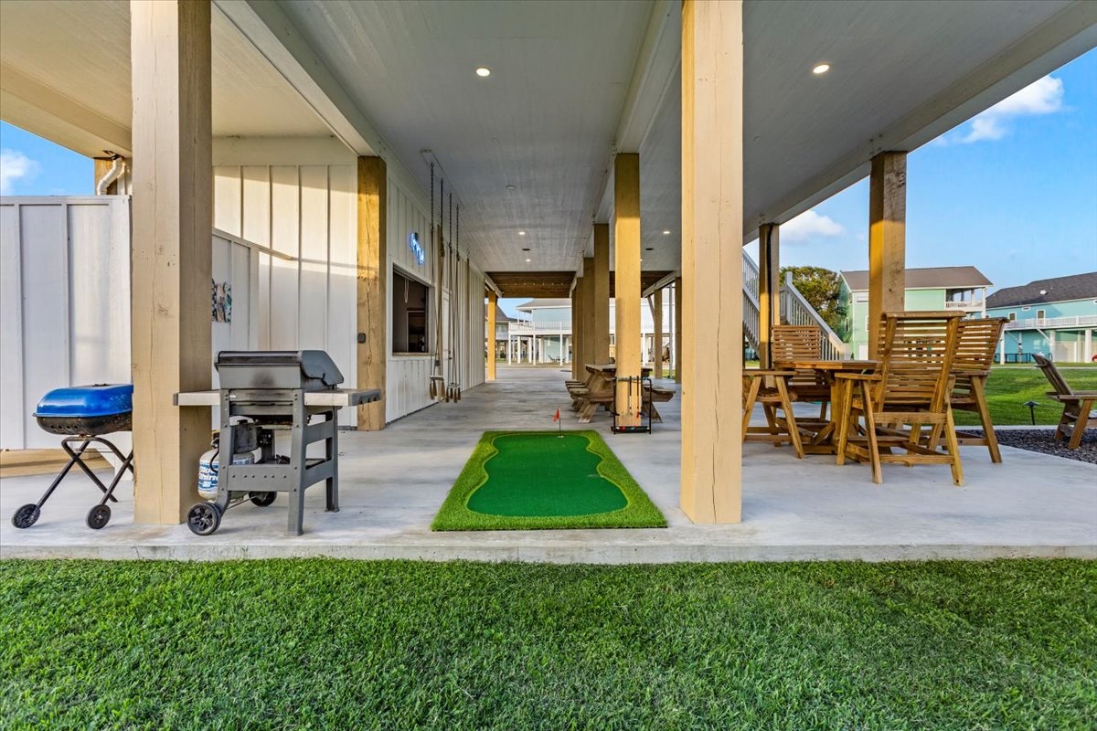 9f6636a8342843baa8f1d965114aabf4 Large | Beachhouse | Texas | TX | Vacation Homes | Galveston | Crystal Beach | Kokomo | Breezy Days | Beachfront Elegance | Sunrise Serenity | Southern Sands Property Management, LLC