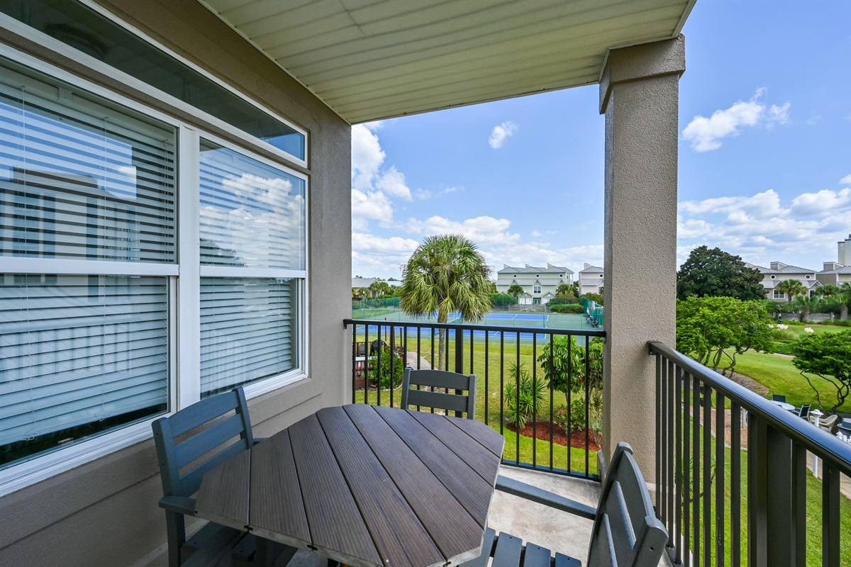 Balconies on every floor!