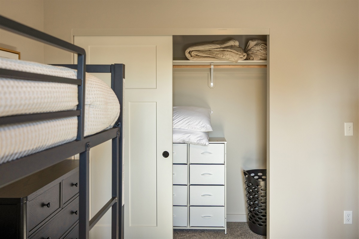 Extra bedding for sofa bed