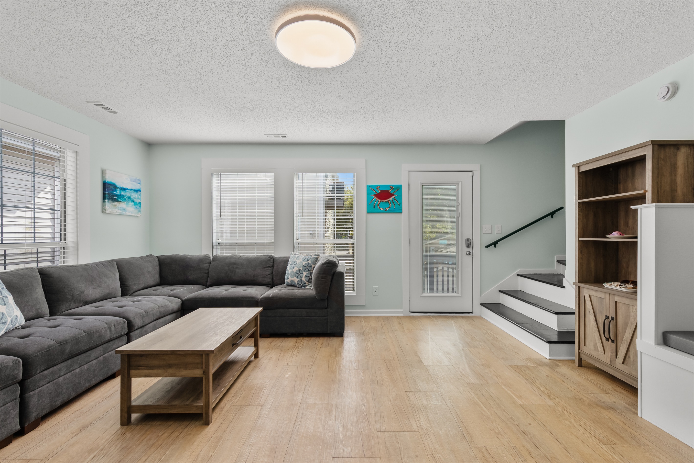Large living room on 1st floor