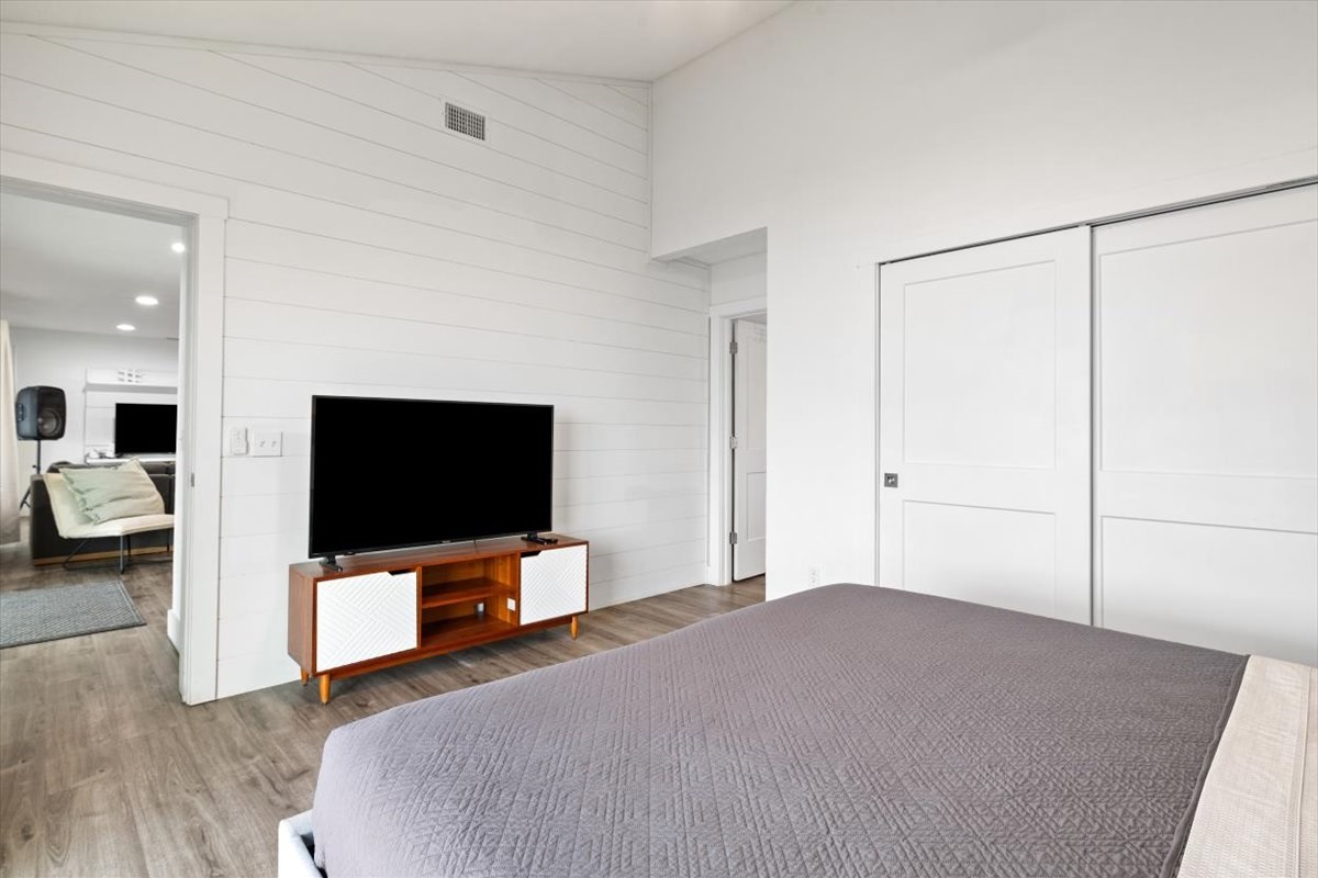 Oceanfront Primary Bedroom