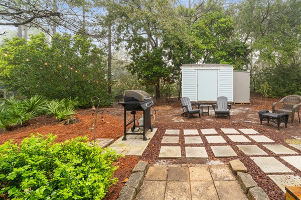 Backyard/Patio with Grill
