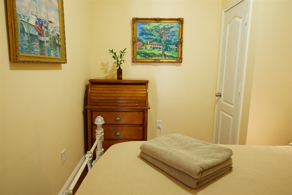 Cozy bedroom 2