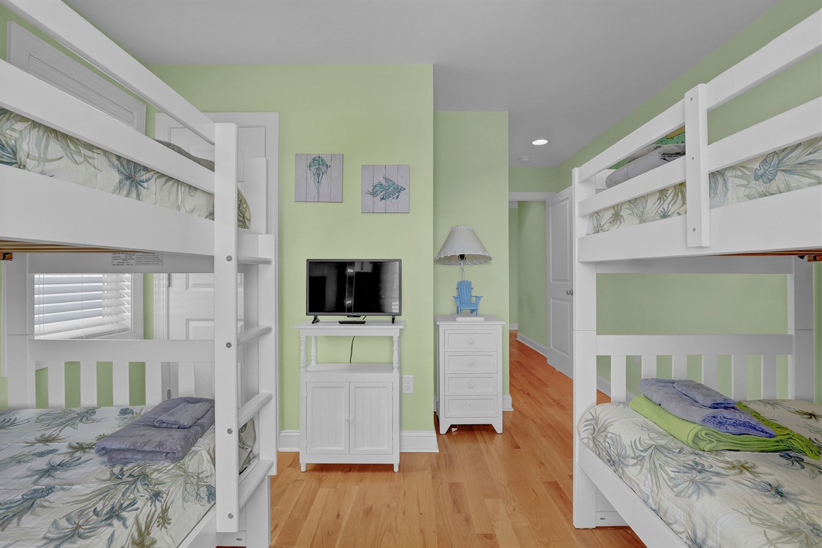 The ultimate bunk room—designed to comfortably sleep the whole crew.