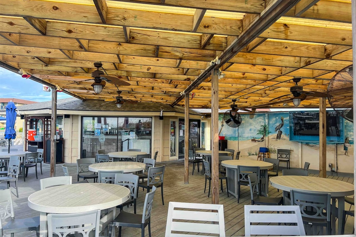 Jamaica Joes Beach Bar- Visit here while you’re at the pool or sitting on the beach. There is a full service bar, and restaurant that you can order from.