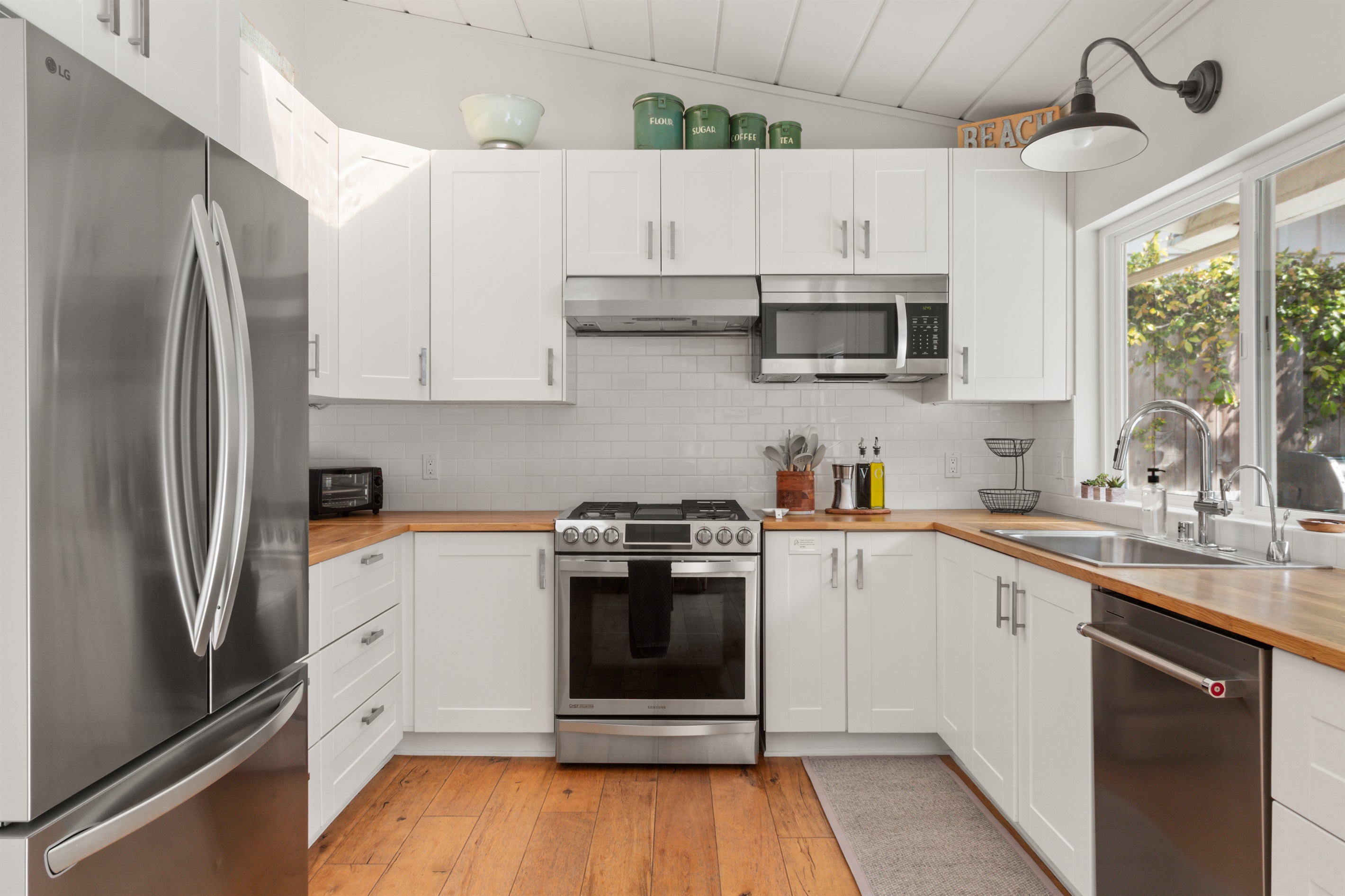 Fully equipped kitchen