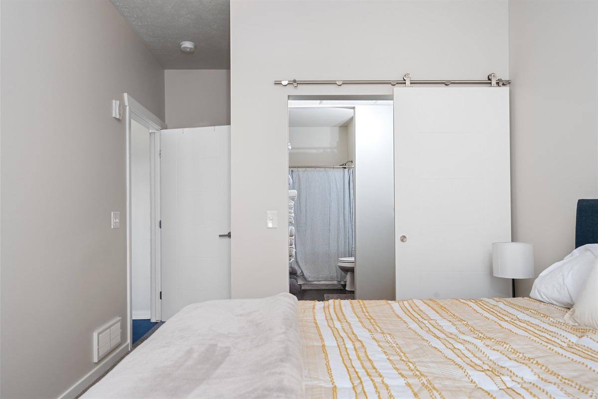 Bedroom with private ensuite full bathroom