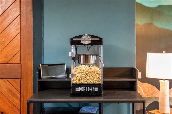 🍿✨ Movie night just got better—pop fresh popcorn and settle in for a cozy marathon with all the snack-time vibes 🎬😄