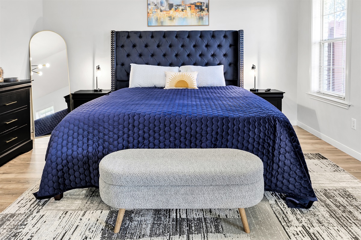 Bedroom 1 - King bed