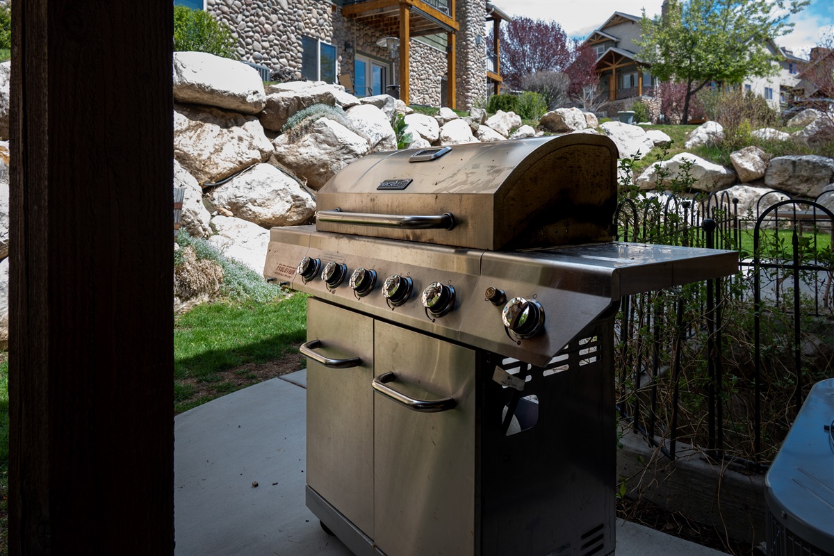 Fire up the grill and enjoy outdoor dining in the fresh mountain air.