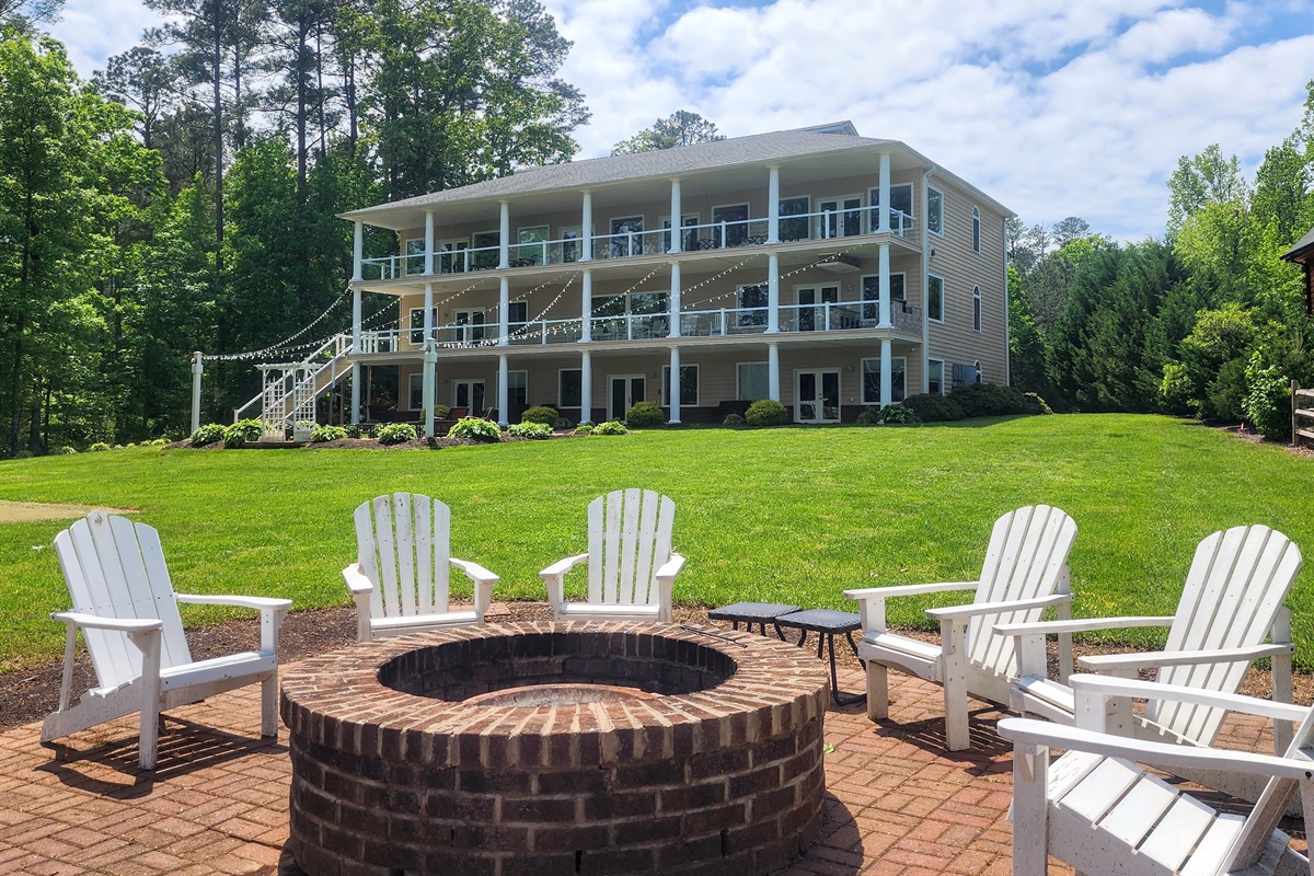 Check out Endless Summer - Lake Gaston, NC - Sleeps 35