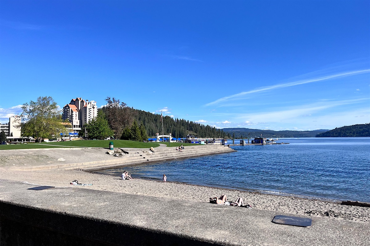 Lake Coeur 'Alene swim beach and boardwalk