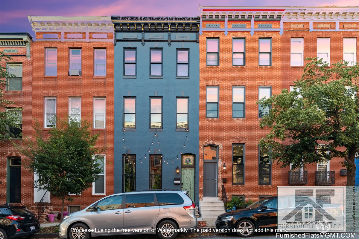 Safe historic neighborhood with many attractions, cafes and restaurants walking distance.
