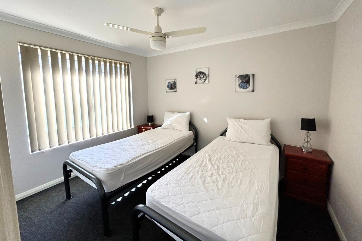 Bed 3 - Two single beds