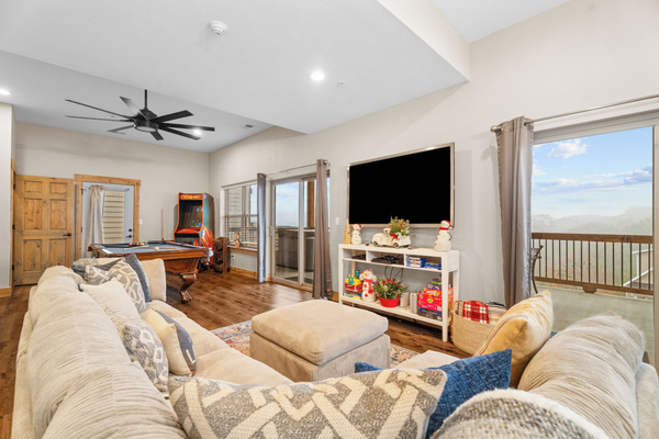 Lounge and play.