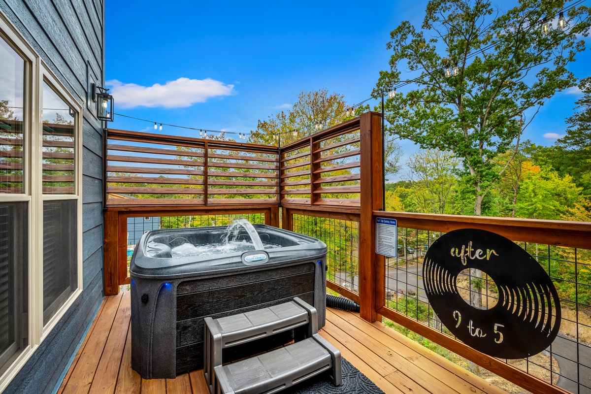 Relax. Enjoy the sound of Dollywood. 