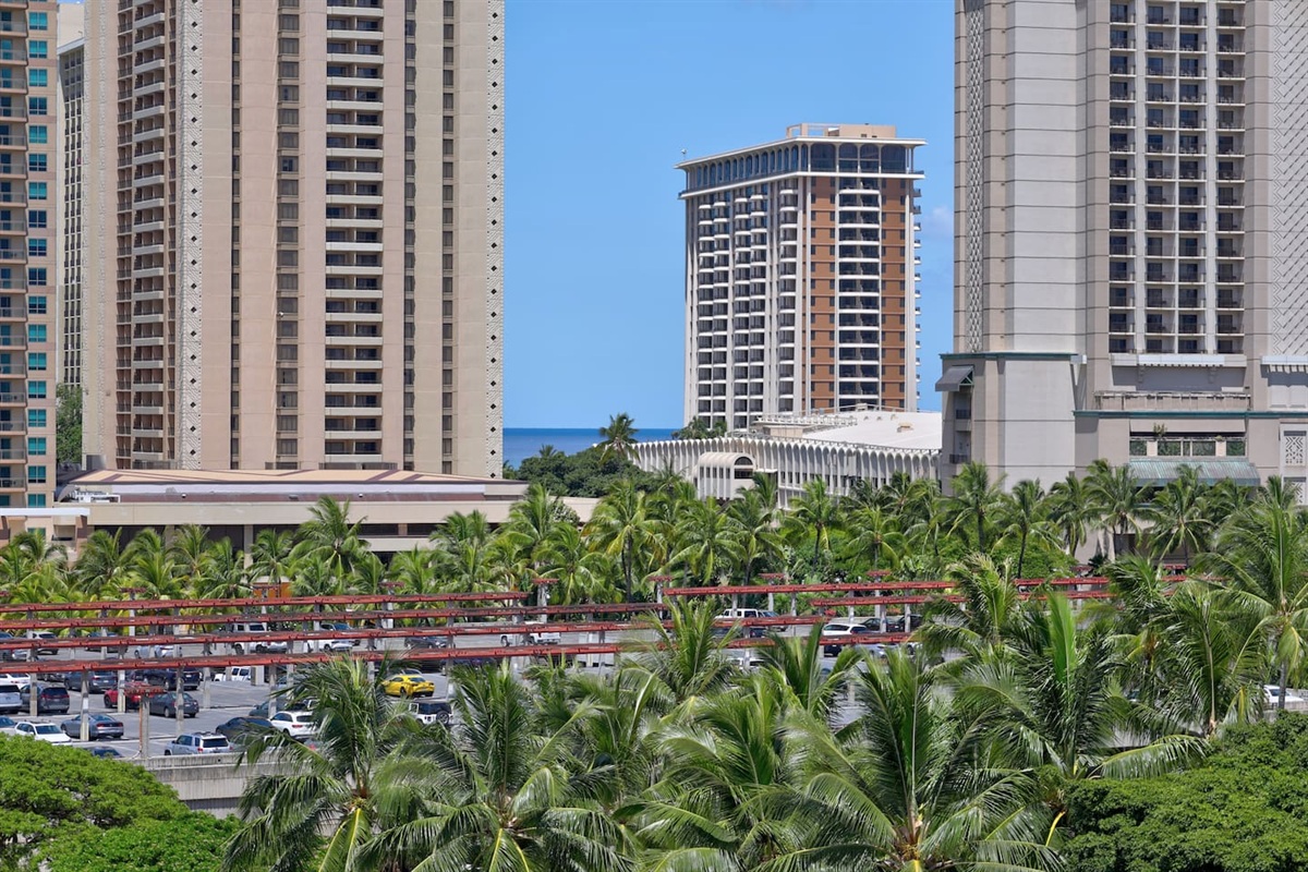 Partial/Peek-A-boo ocean view