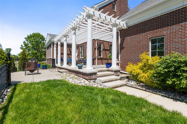 The Irish Grand | 4BR Home | 0.5 Mi to Campus | Sleeps 20, photo 34