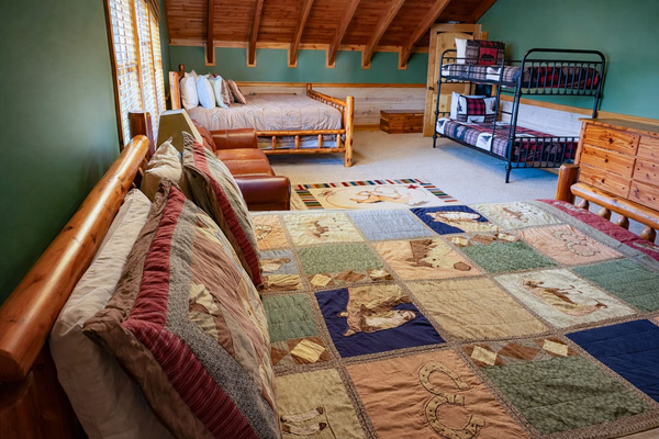 Loft Bedroom, Majestica Lodge
