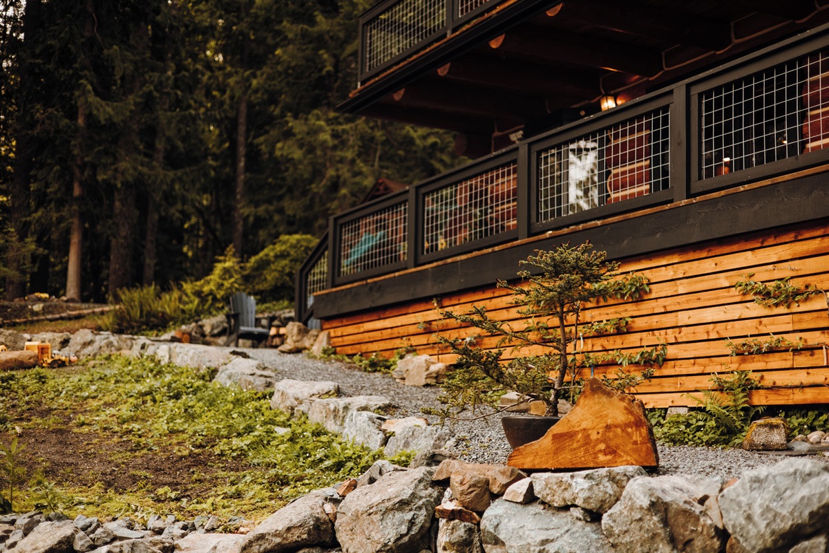 Front deck and garden.