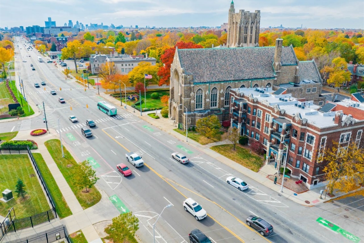 The neighborhood is terrific and fun to walk through, with Indian Village on one side and the Detroit River on the other, and close to downtown. Definitely a great place to stay. - Stefan, 5 Star Review