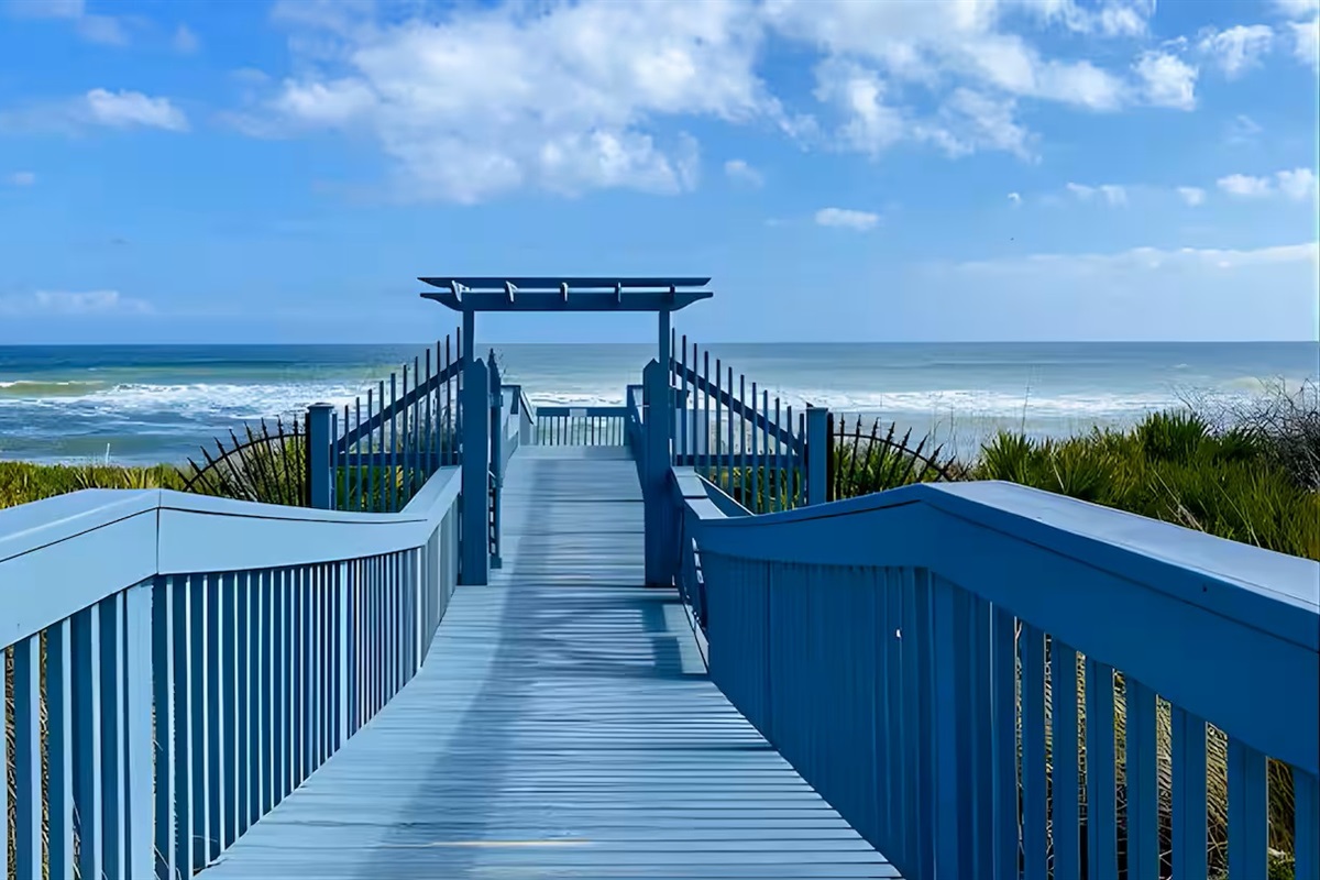 Your private path to the Atlantic 🌊
Stroll this scenic boardwalk to soft sand and rolling waves—easy beach access that turns every day into a seaside escape.
