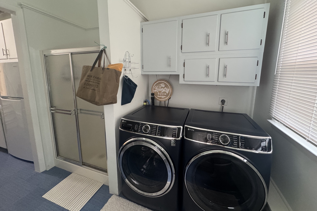 Laundry_Room_Washer_Dryer_Shower.