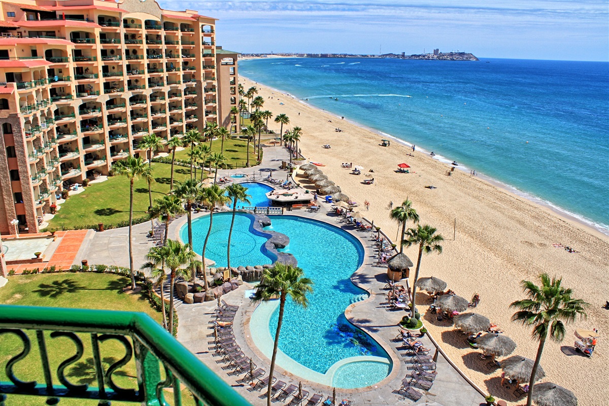 "Kim's place was BEYOND amazing!! I can't even begin to explain the views from her balcony!!!!" -Angela, Phoenix, AZ