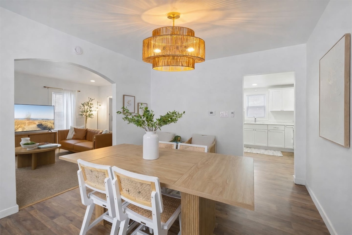 Charming Dining Space. Additional seating space available. Bench is also available. 