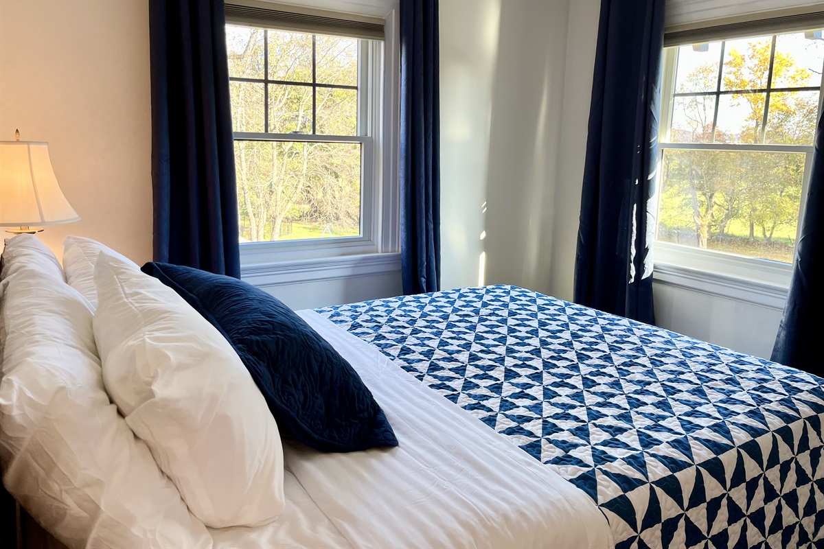 Bedroom #6 - Queen Bed