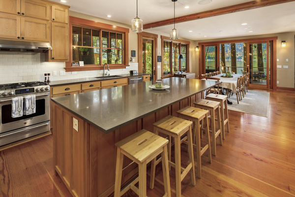 Kitchen with bar seating for 6 guests.