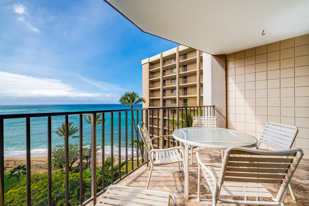Relax on your lanai with this sparkling Pacific view