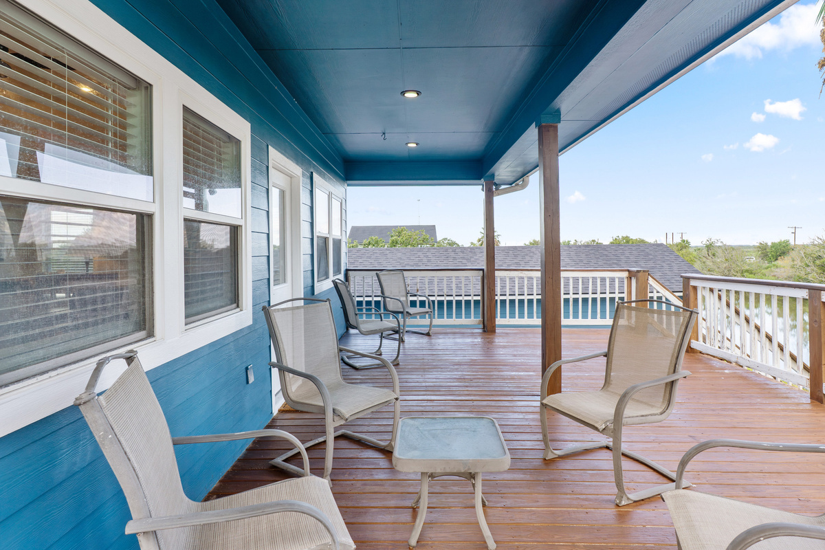 Upper deck sitting area.