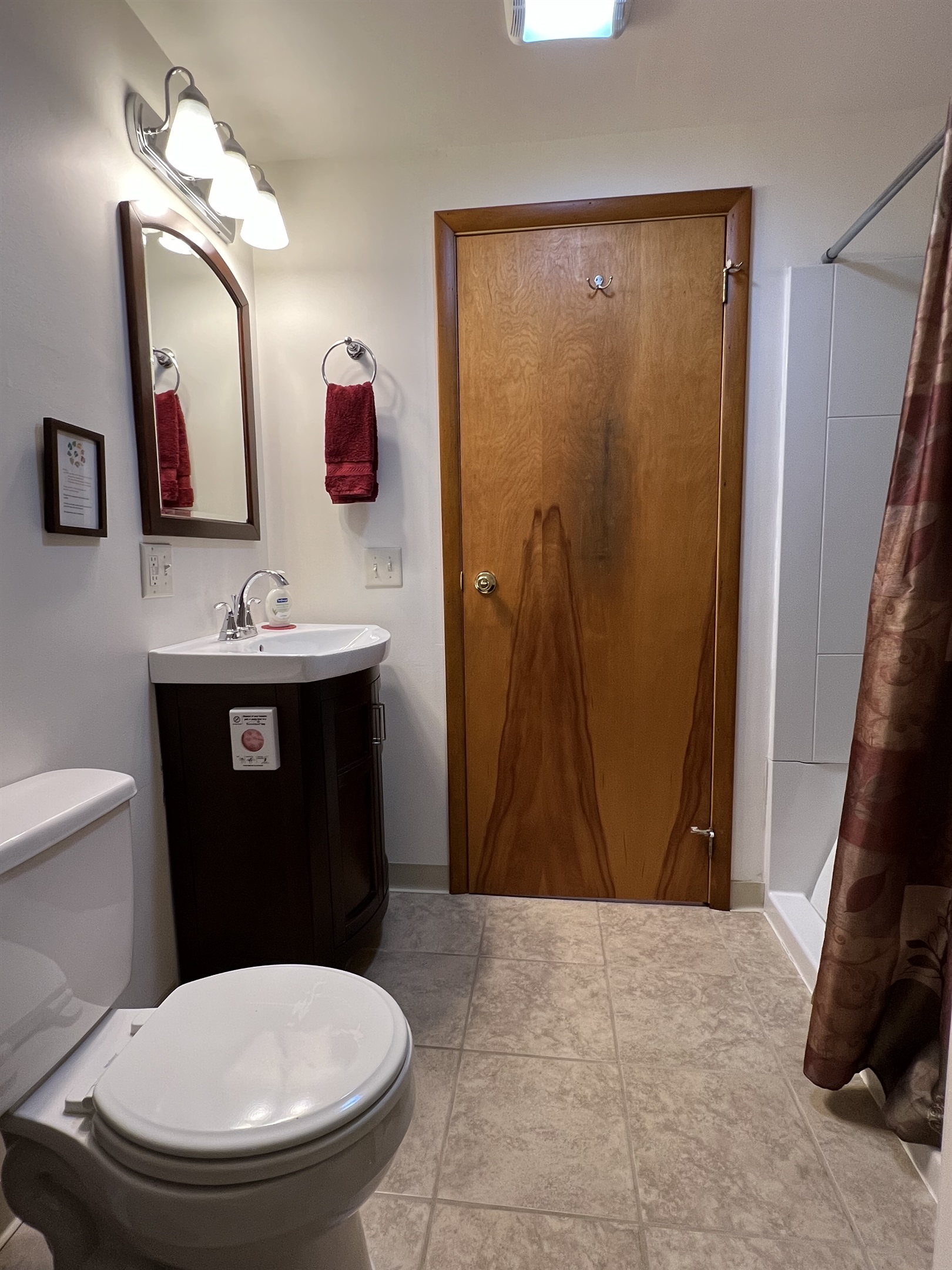 2nd floor bath off hallway