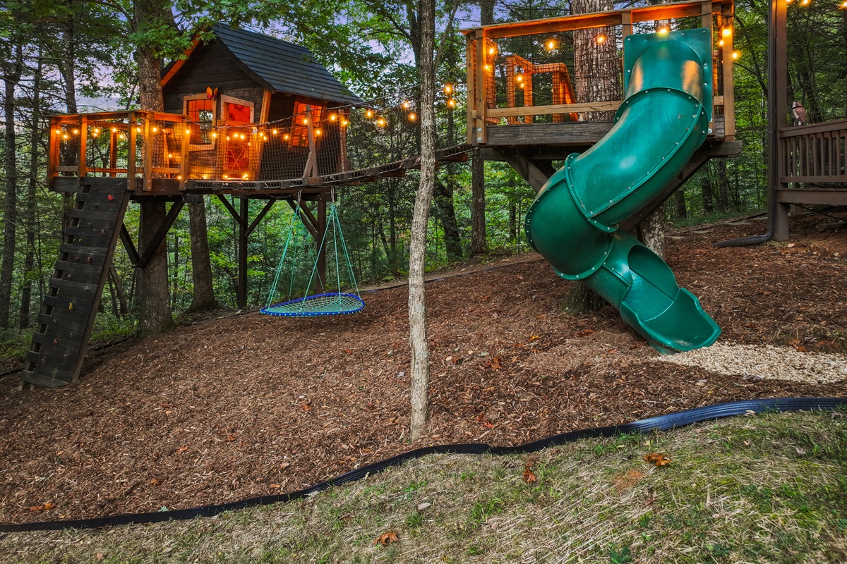From rock walls to rope bridges, little explorers discover endless fun right outside the cabin.