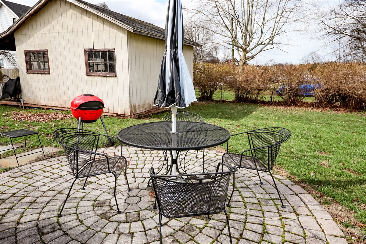 Large backyard fenced to relax after a long day touring Gettysburg