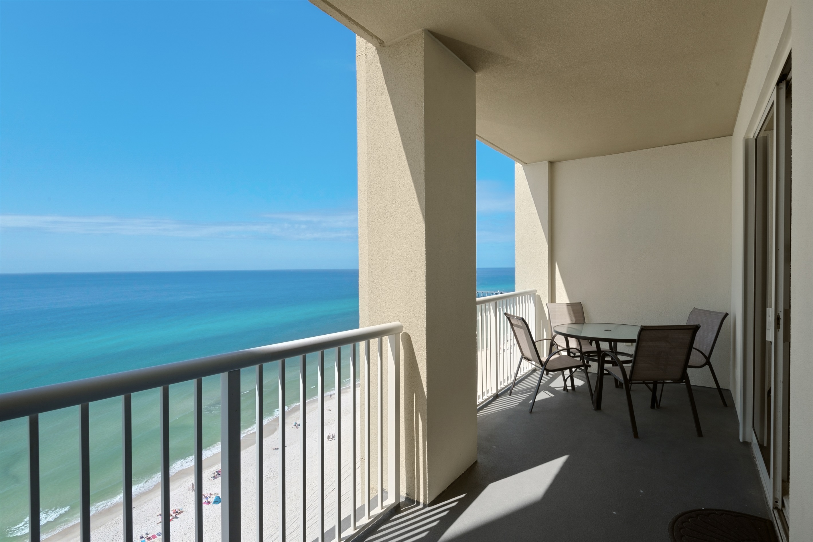 Enjoy breakfast, lunch and dinner on the balcony!