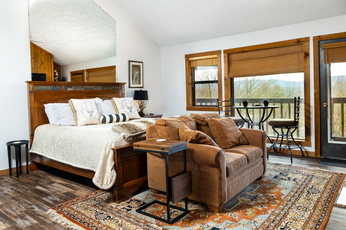 "Inn" 143, Black Bear Resort