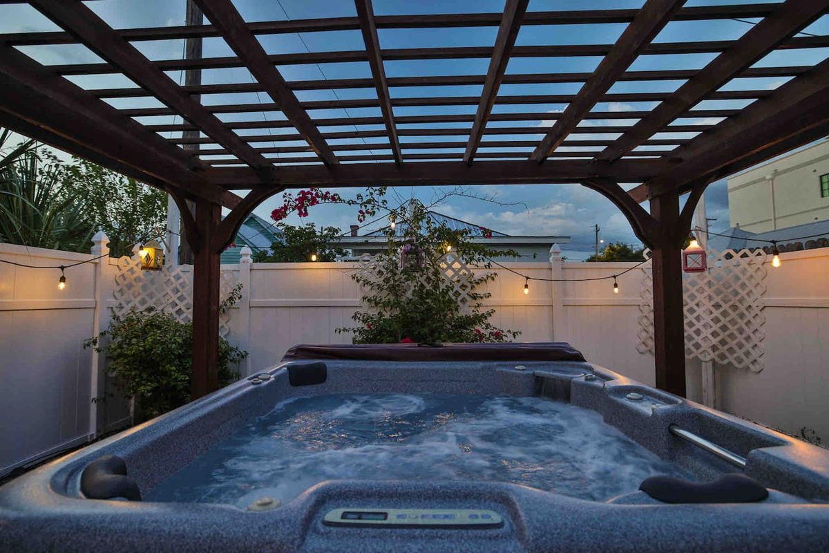 "A brilliant host, and an amazing place to stay. We stayed four nights in Trey and Erin's home and loved every second of it."
-Jarrod
Guest Review
