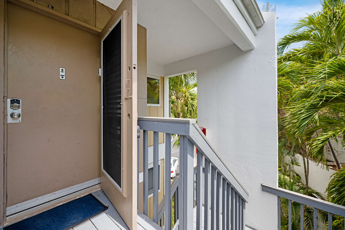 Tropical vibes as you enter your condo getaway. 