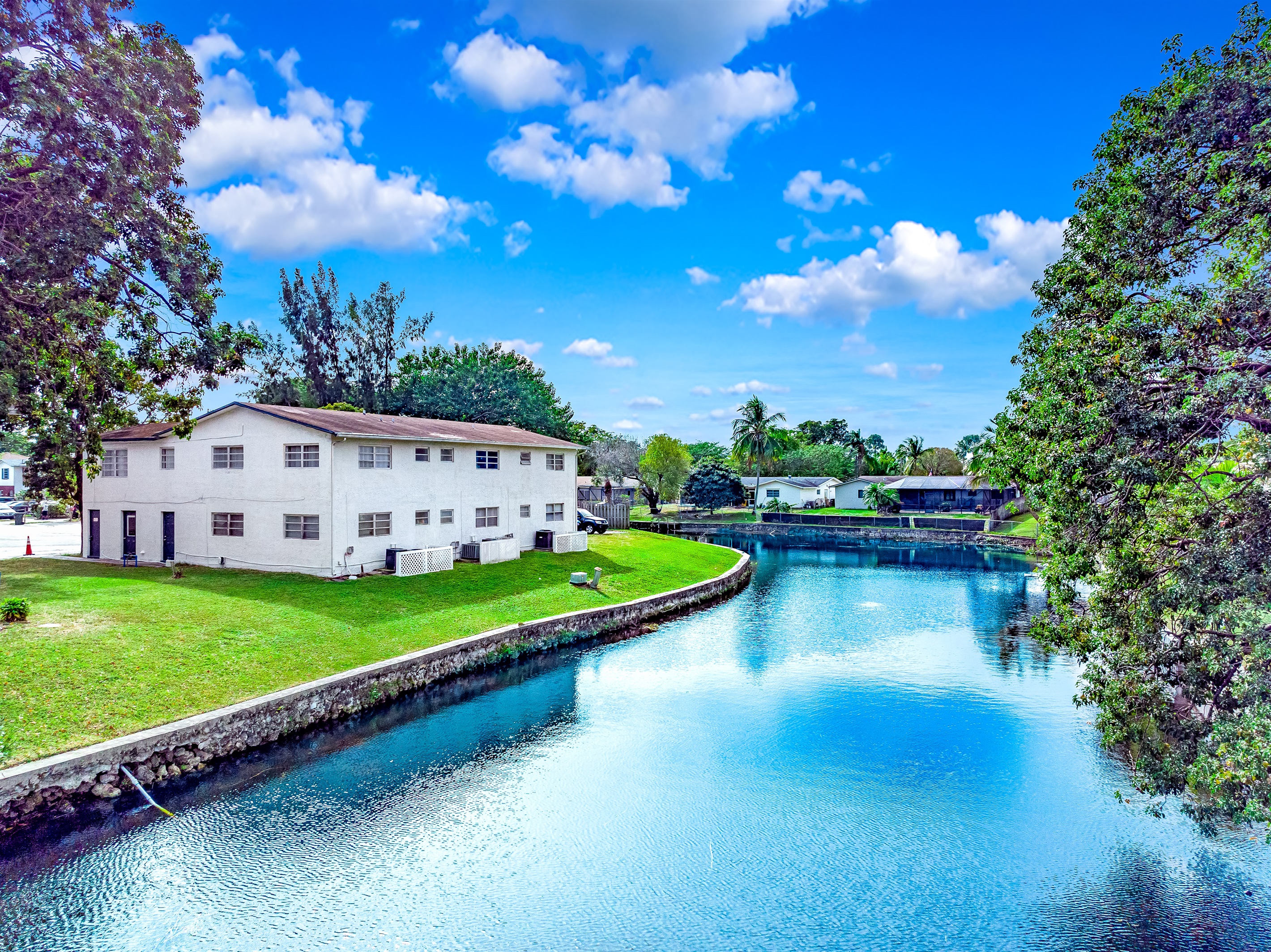 Condo in Peaceful Area - Palm Wave Says 6