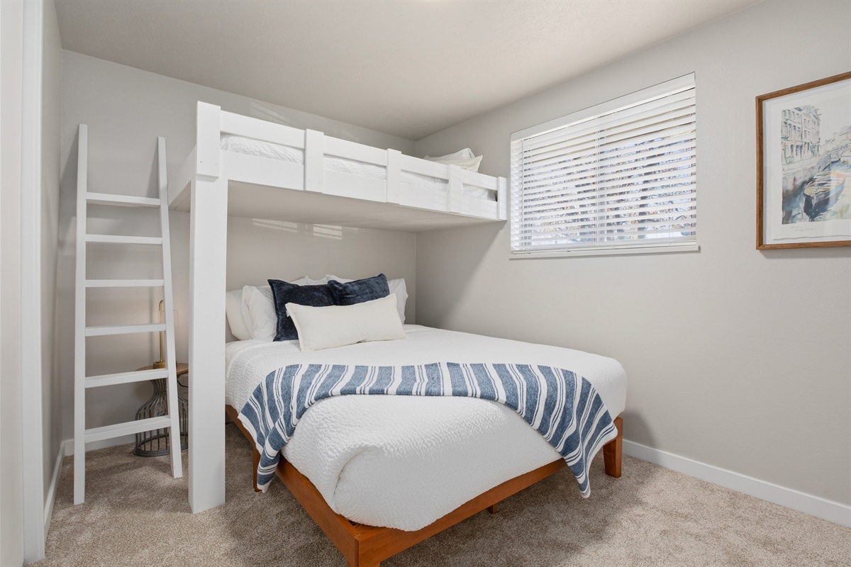 Queen and Twin Bedroom