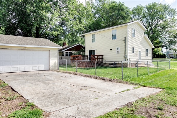 Cozy 4BR 3BA Home 1.2 Mi Walk to ND, photo 28