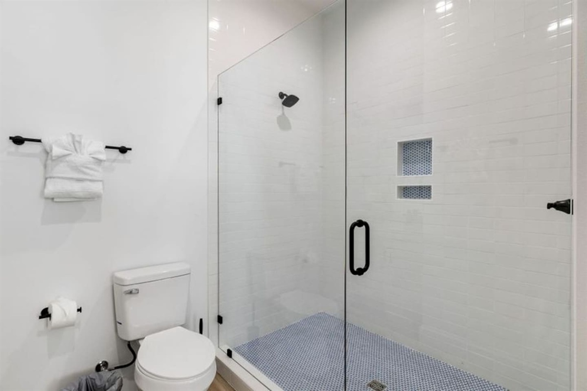 Bathroom # 4: Private Bath (Second Floor) 