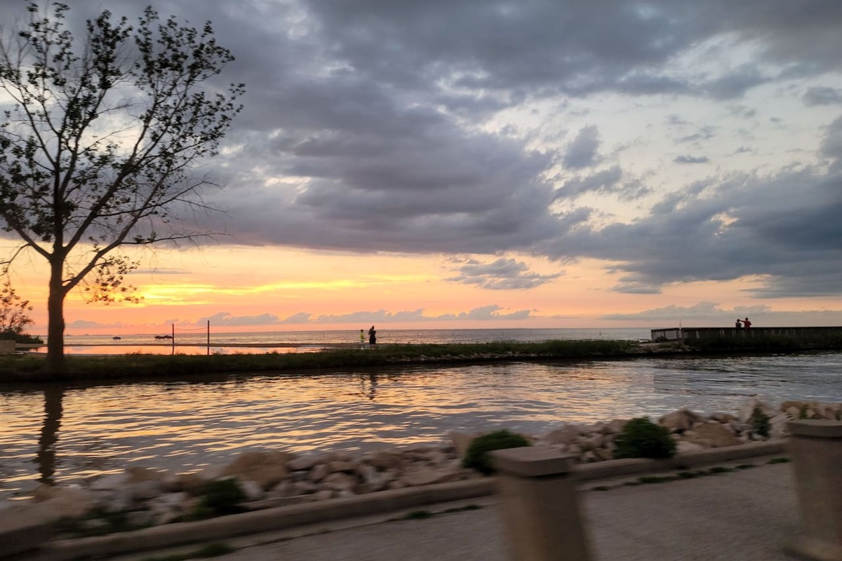 Belle River Marina, 15min walk or 3 min drive to Belle River Marina at Sunset