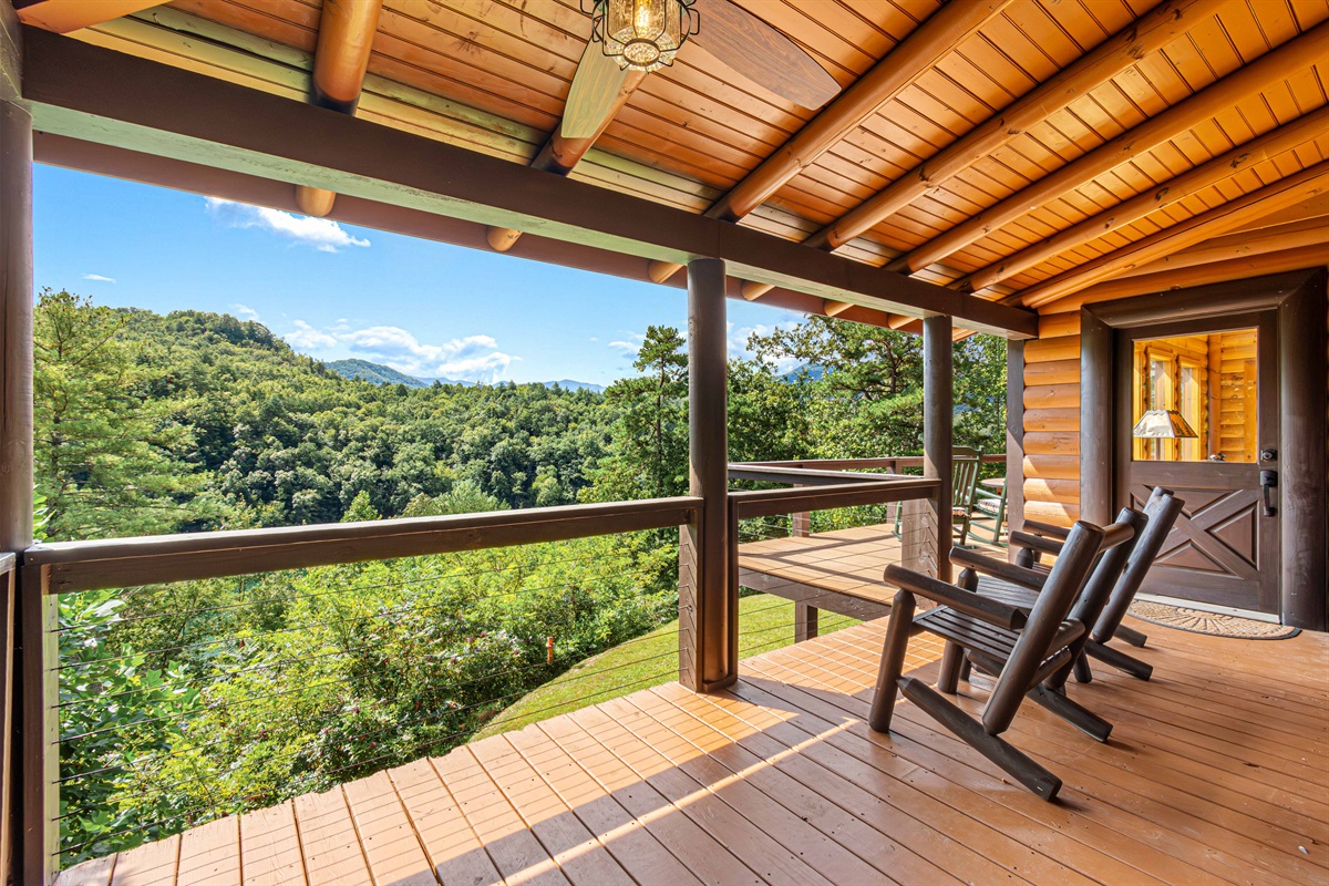 Main Level Deck: Sip coffee on the deck and soak in breathtaking mountain views!